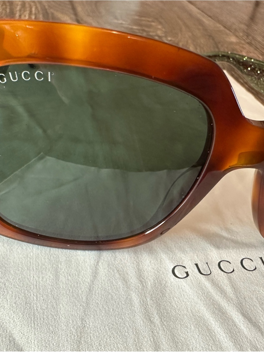 Gucci Women’s Brown Tortoiseshell Oversized Square Sunglasses - Picture 3 of 11